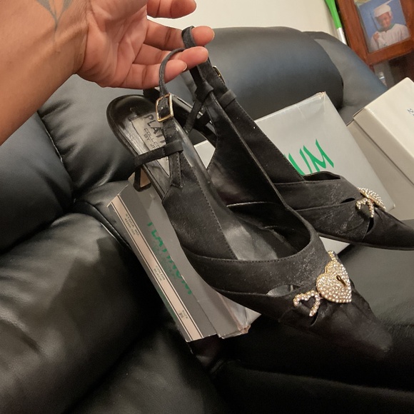 Lock key heels - Picture 1 of 1